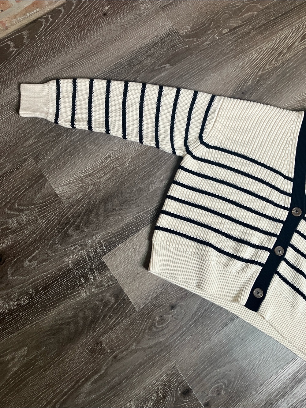 Quince 100% Organic Cotton Fisherman Boxy Cropped Cardigan - Picture 7 of 16